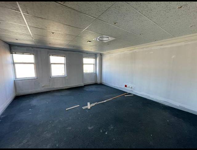 BUSINESS PROPERTY TO RENT IN MIDSTREAM ESTATE